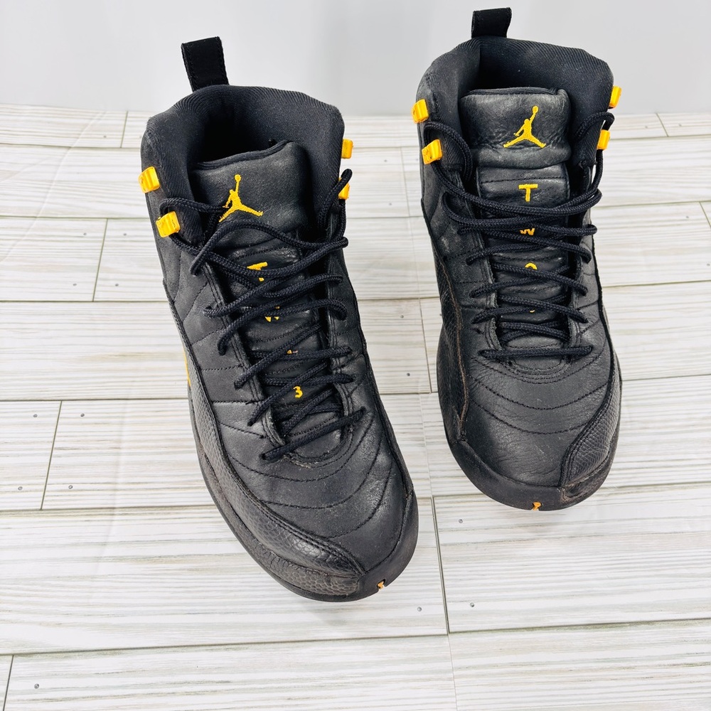 Nike Air Jordan 12 Retro Black Taxi size 6.5Y